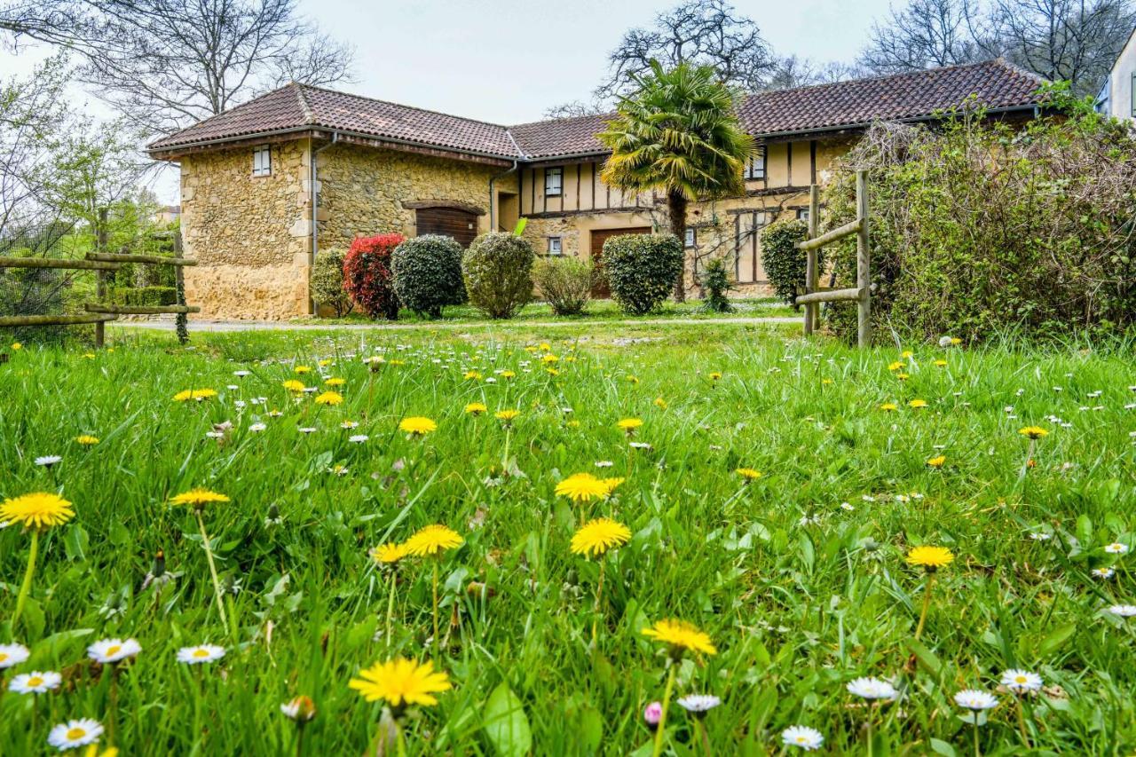 Logis Le Relais Du Bastidou Hotel Beaumarches Exterior photo