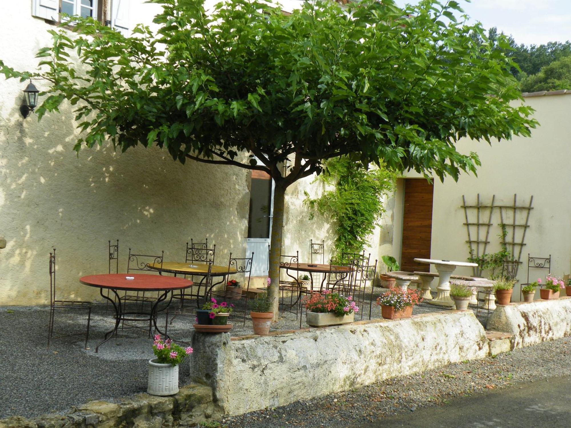 Logis Le Relais Du Bastidou Hotel Beaumarches Exterior photo