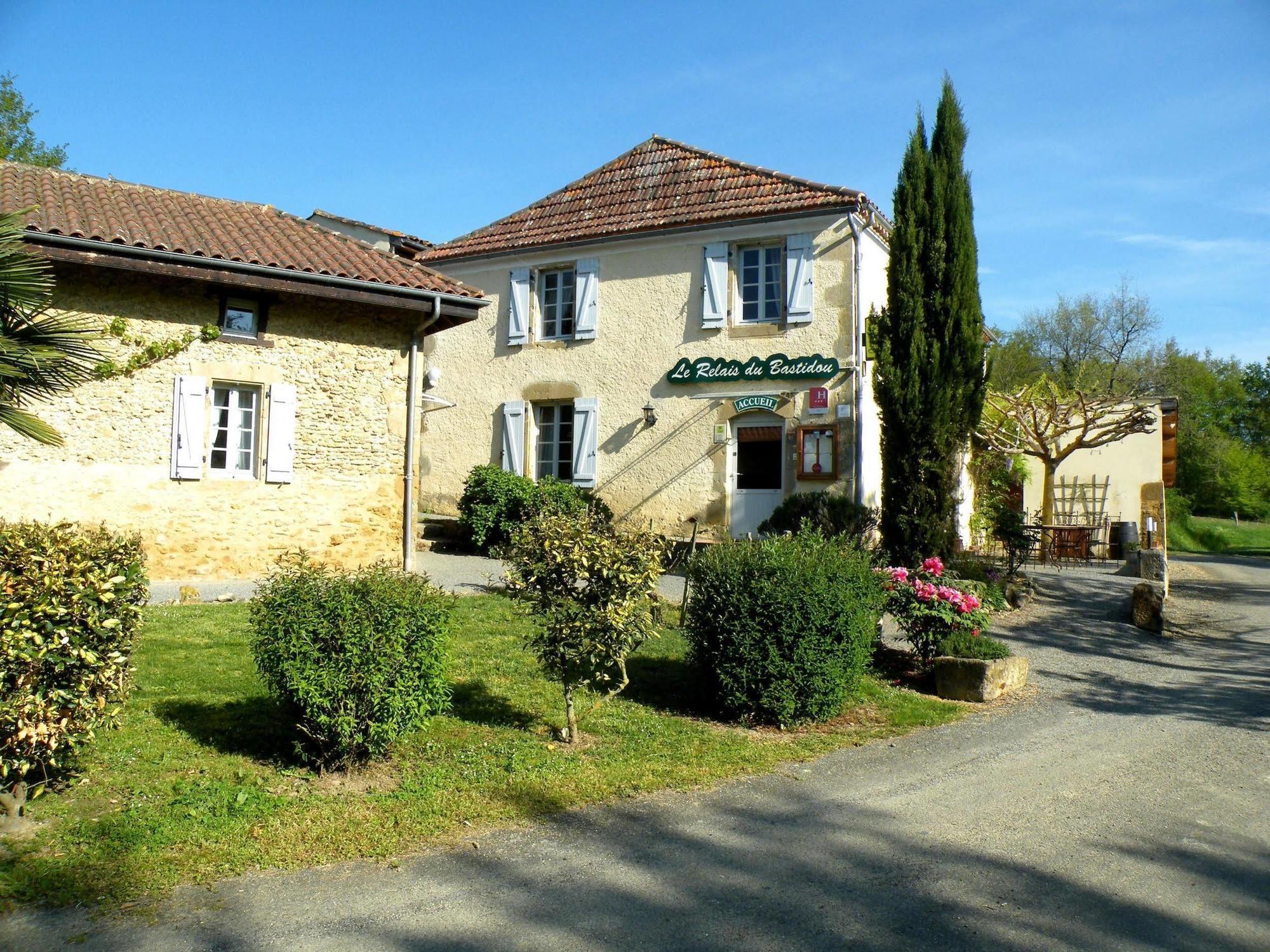 Logis Le Relais Du Bastidou Hotel Beaumarches Exterior photo
