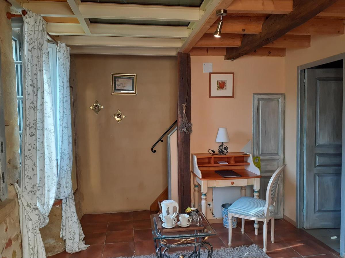Logis Le Relais Du Bastidou Hotel Beaumarches Exterior photo